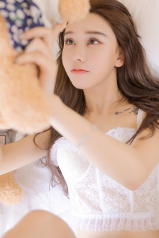 两男两女